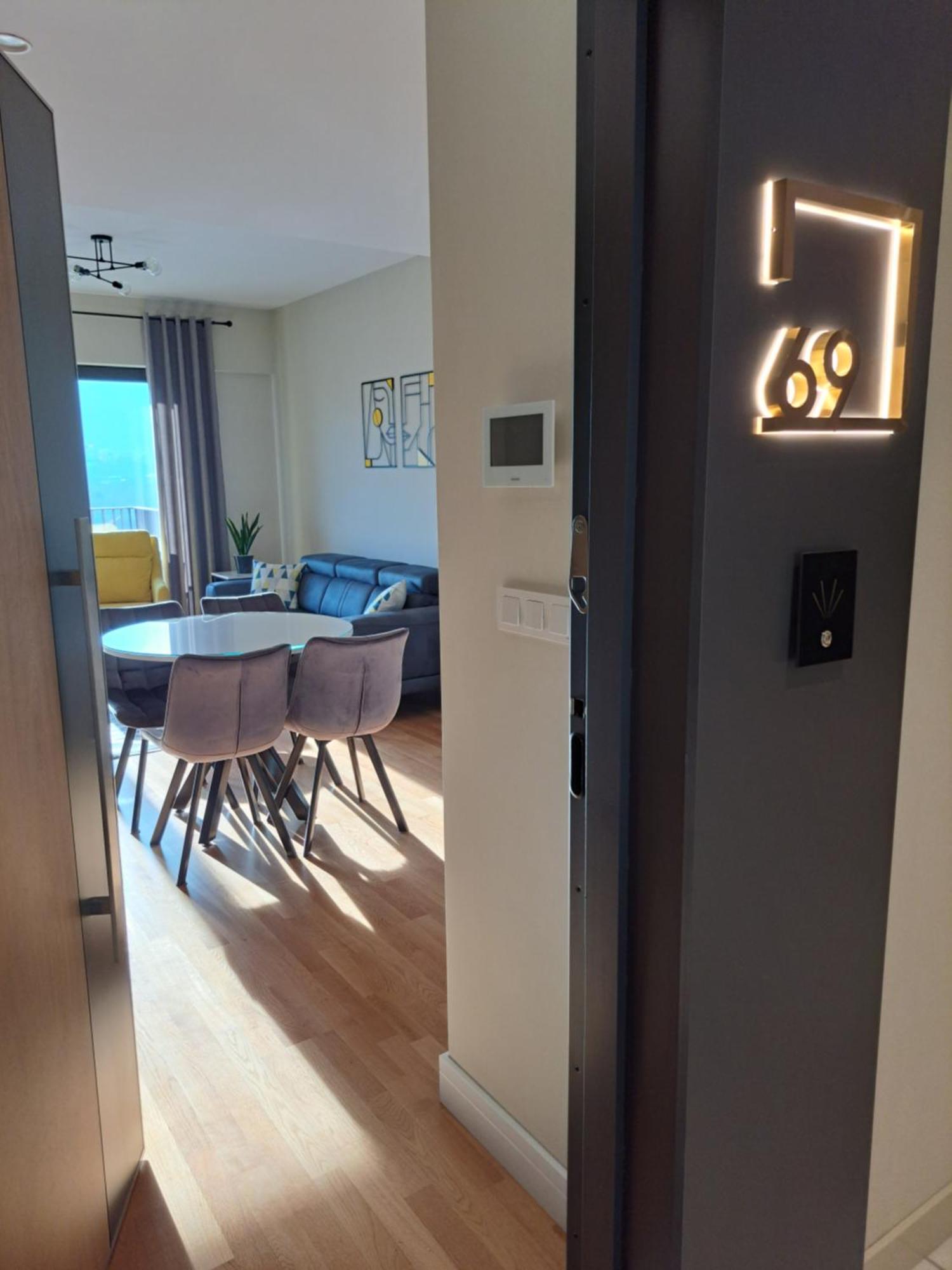 Divine 69 Luxury Apartment, Skopje City - Center, Diamond Residences, Free Parking Ngoại thất bức ảnh